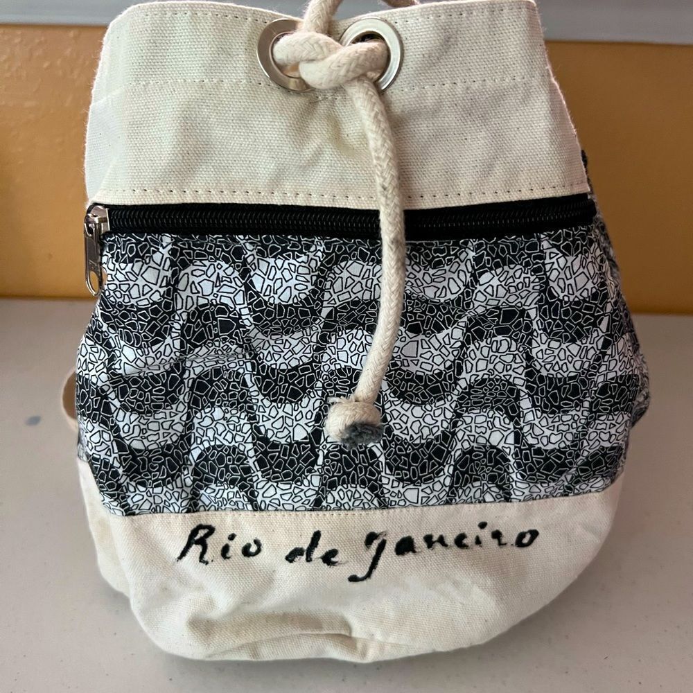 Rio de Janeiro back bucket purse